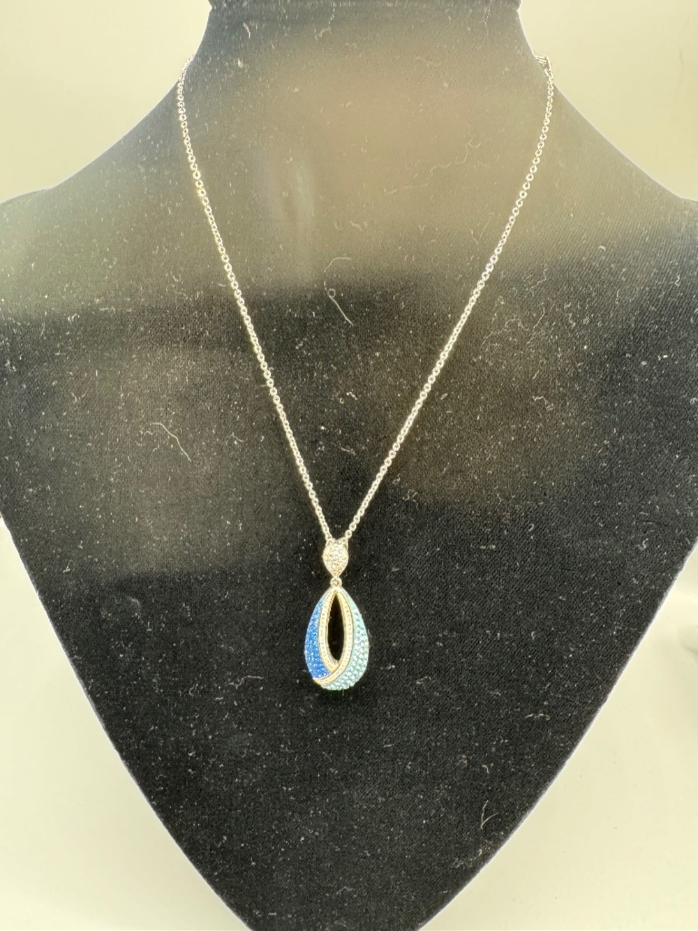 Danbury mint necklace